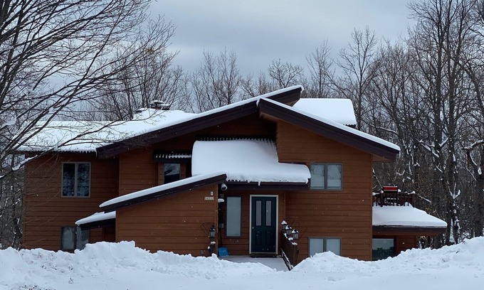 Bessemer House | Snowflake at Big Powderhorn Mountain Resort
