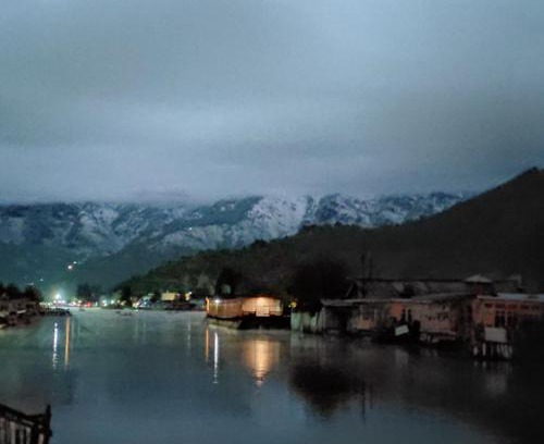 Dal Lake Boat Rental | SnowGoose Group of Houseboats