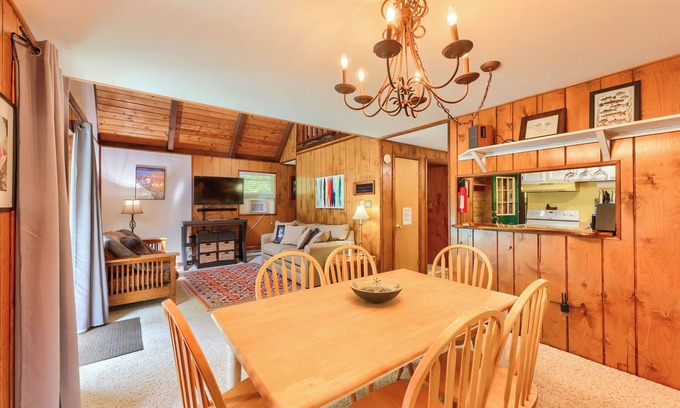 Snowshoe Cabin | Snowshoe Cabin w/Resort Perks - Ski, Tube & More!