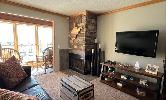 Snowshoe Condo | Snowshoe Condo 2BR Walking distance to slopes