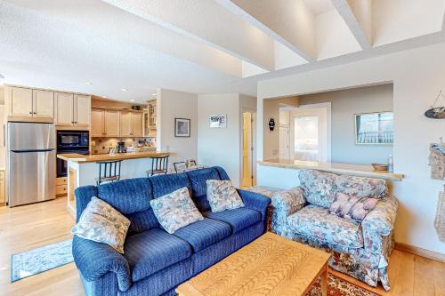 Waitsfield Apartment | Snowside 20