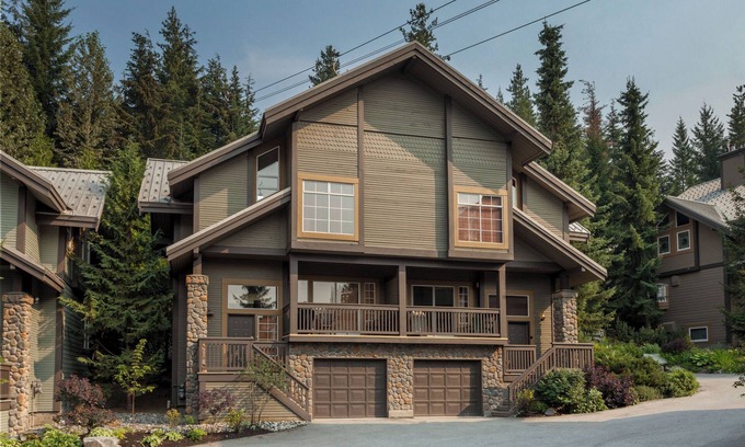 Upper Village Hotel | Snowy Creek Unit #17- Ski In Ski Out Private Hot Tub SUPERIOR CLEANING PRACTICES