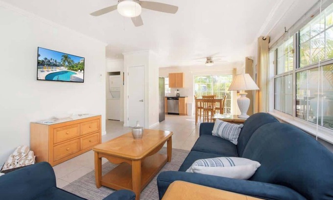 Seven Mile Beach Condo | Snug Harbour View #6 at 7 Mile Beach on Canal