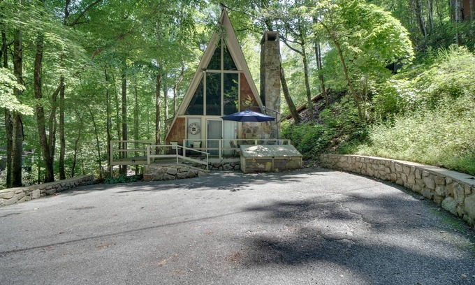Chalet Village Cabin | 'Snuggle Inn' in the Heart of Chalet Village!