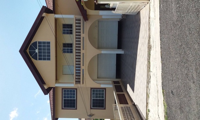 Mandeville Apartment | Snuggled in a beautiful and picturesque residential neighbor