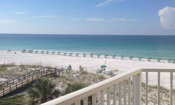 Fort Walton Beach - Destin Condo | SO CLOSE, YOUR TOES ARE ALMOST IN THE SAND! BOOK EARLY!nPREMIER HOST!