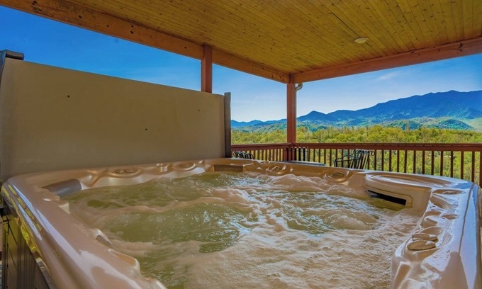 Chalet Village North Cabin | Soak with a Mountain View! - Beartastic Mountain View Lodge