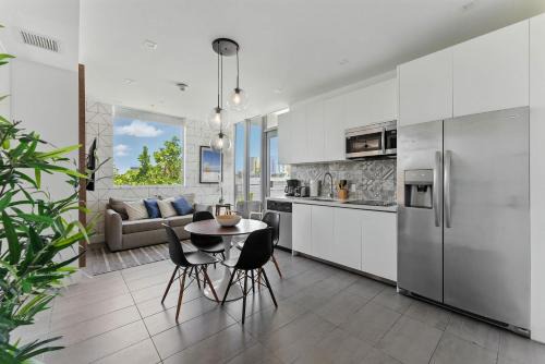 Flamingo/Lummus Apartment | SoBe 2 Bedroom Near Ocean Drive