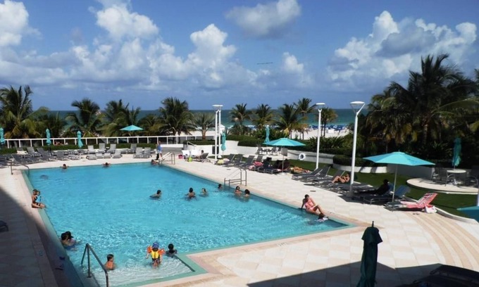 South Beach Apartment | SOBE Miami Bch LINCOLN RD &BCH 1 Bed/Liv OCEAN VIEWS TERRACEfree Park POOL GYM
