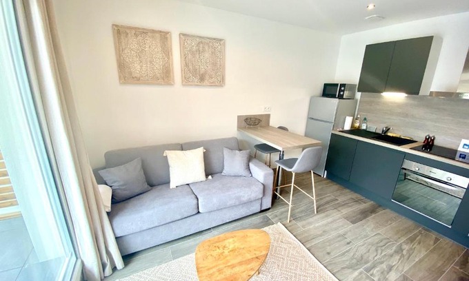 Annemasse Apartment | SOBNB PEARL - Studio Neuf avec terrasse au centre-ville