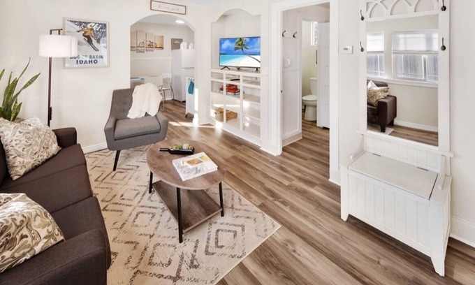 South Boise Village House | SoBo Bungalow~Blocks to BSU~Minutes to Downtown