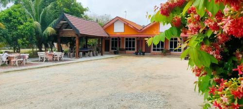 Batu Rakit House | Sofea Homestay