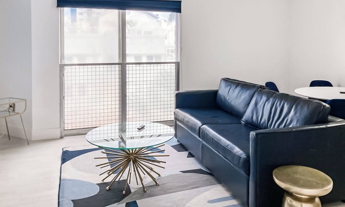 South Pointe Condo | SOFI! Newly renovated! Garage parking, walk to the beach!