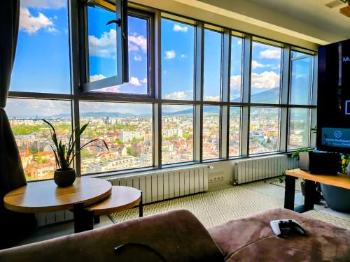 Sofia Apartment | Sofia View - By Metro, Kids Room, Huge Terrace, 2 Garages, PS5, Playground, BBQ, 24h Security