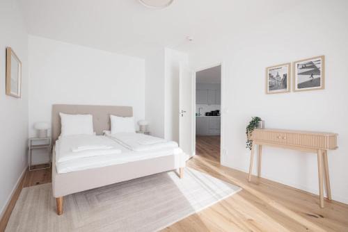 Katarina-Sofia Apartment | SoFo flat w big private balcony