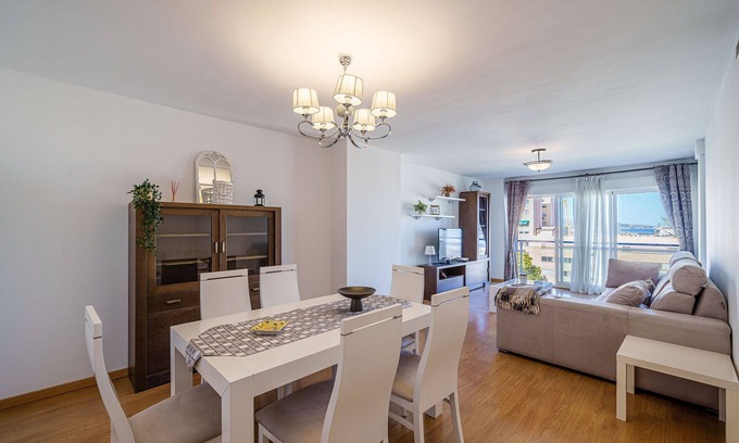 Plaza de Toros Vieja Apartment | Soho & Sea Views - Parking
