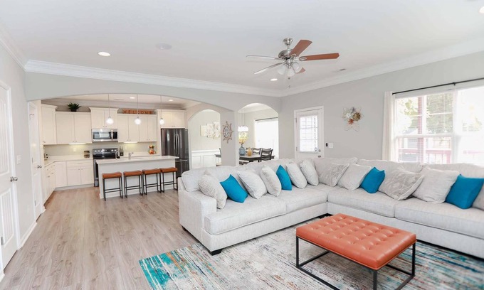 East Ocean View House | Sojourn Bay Breeze Oasis – 4BR Family Retreat