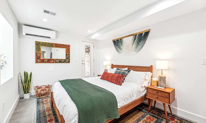 Le Droit Park Apartment | Sojourn Park Oasis Su