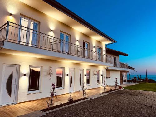 Ishem Apartment | Sol Apartments Gjiri Lalzit