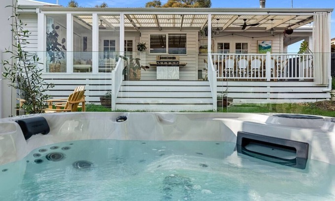 Yarra Glen House | Sol Yarra Valley Barrel Sauna & Spa - Urban List