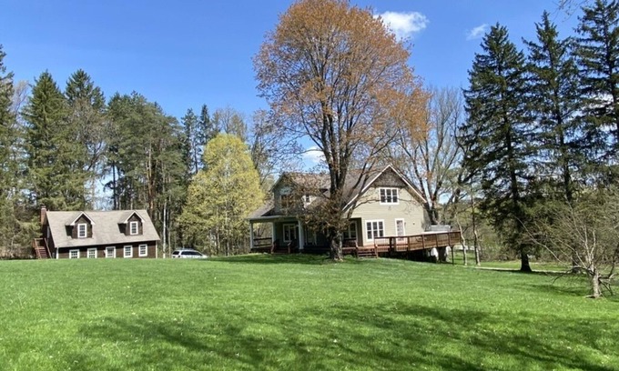 Cazenovia House | Solar-eV Country Home - Quaint Cazenovia!