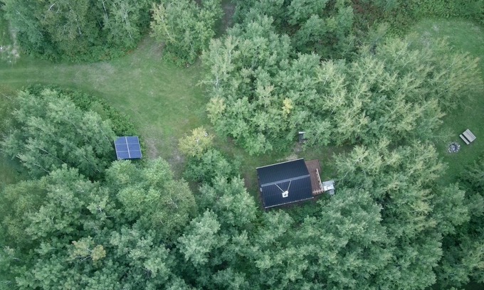 Manitoba Cabin | Solar off-grid with outdoor Pool, Sauna & cross-country ski trails