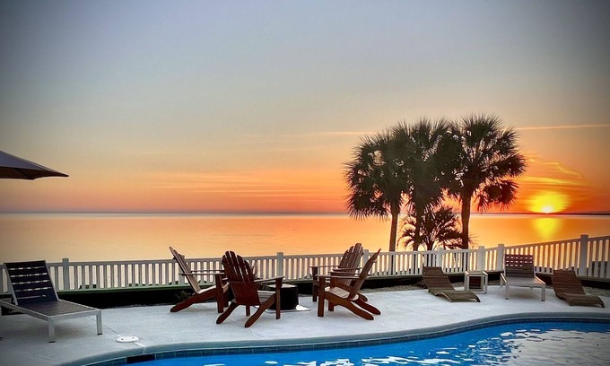 Magnolia Bluffs House | Solaria: Waterfront, Heated Pool, Kayak, Fish/Golf, St George Island