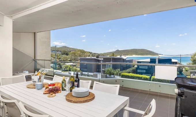 Fingal Bay Apartment | Solaris – beach and ocean views