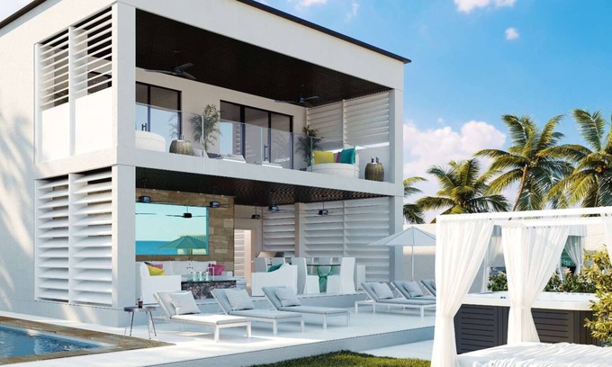 Reeds Bay Villa | Solaris Beach House Luxury villa