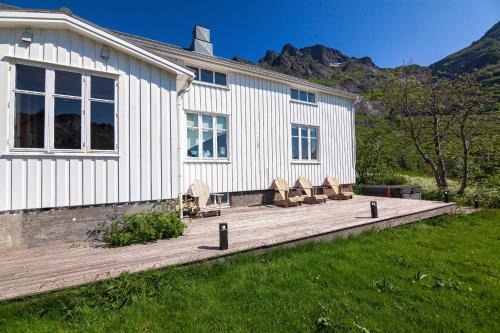 Flakstad House | Solbakken