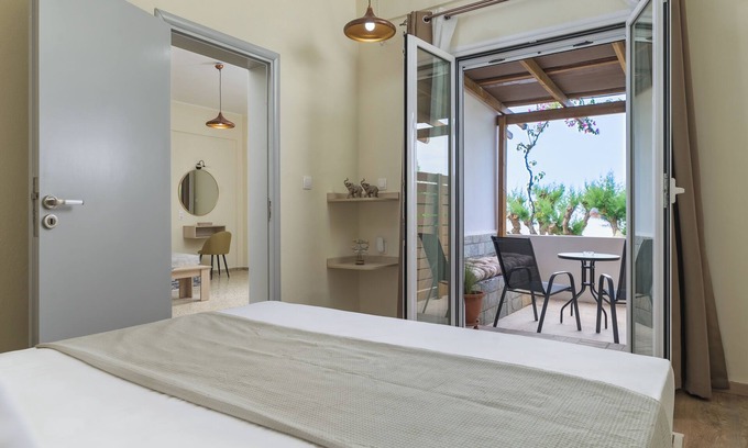 Koutsouras Apartment | SOLE e MARE #A1nBeachfront Apartment – Just 10 Meters from the Sea!