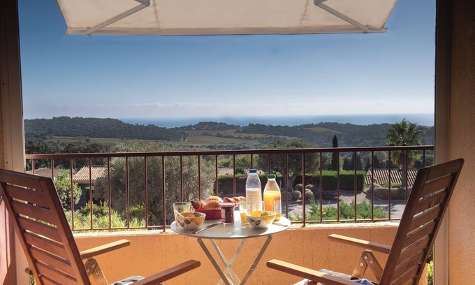 La Croix-Valmer Apartment | Soleil ☀️— cosy apartment with sea view, 5 min. from village center (max.3 pers.)