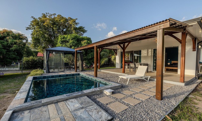 Case-Pilote House | Soleil Couchant 🌞