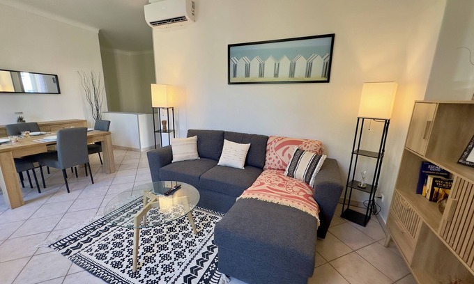 Nice Apartment | Soleil et Confort: Modern apartment in Nice