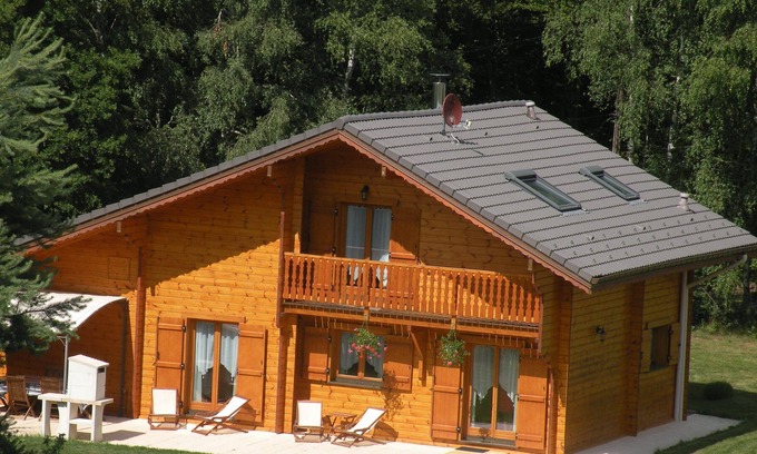 Saint-Nabord Ski Chalet | Solid wood chalet with designer and comfortable interior