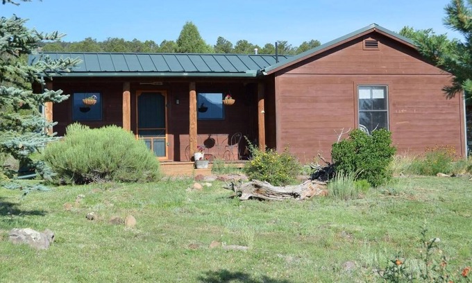 Eagar Cabin | Solitude -Relaxing - Hiking - Birding - Fishing - (No Pets)