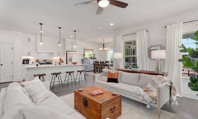 Fayetteville House | Solitude Retreat - 3 mi to U of A - Hot Tub