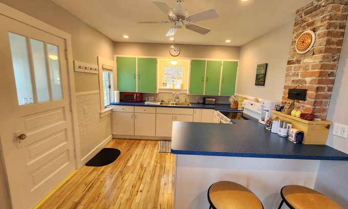 Copper Harbor House | Solstice Cottage: Newly Renovated Retreat in the Heart of Copper Harbor!