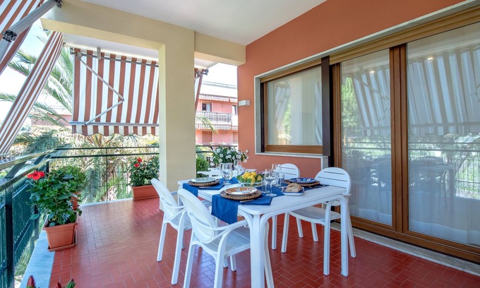 Sorrento City Centre House | Solymar blue house