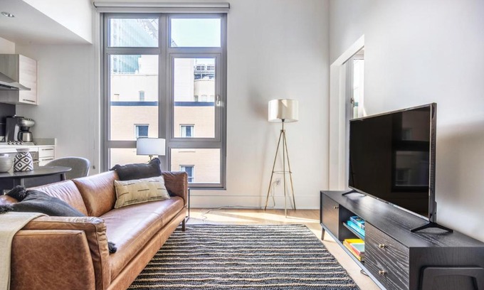 Mid-Market Apartment | Soma 1BR w Parking BBQ Lounge nr BART SFO-415