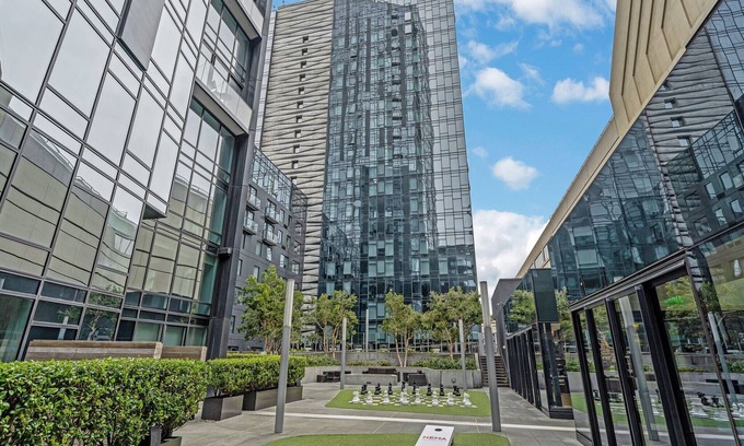 Downtown San Francisco Apartment | SoMa Studio w/Office by Anyplace - 10765