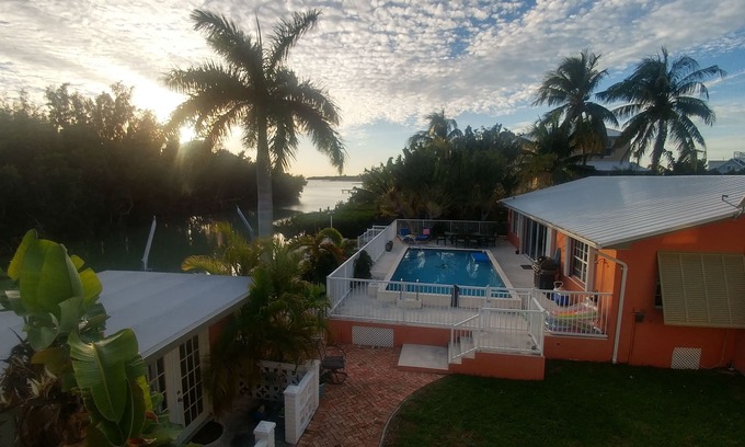 Marathon House | Sombrero Beach 2 Minute Walk! Waterfront Home, Heated Pool, Kayaks, No Stairs