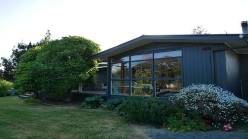 Somers House | Somers Beach Retreat