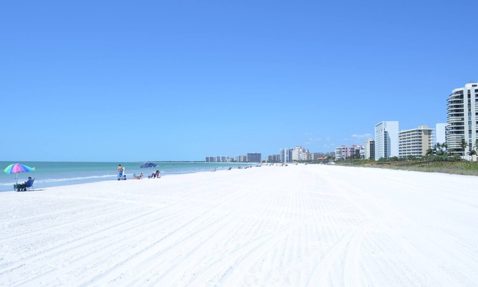 Marco Island Condo | Somerset 711 - 3 Bedroom Beachfront!