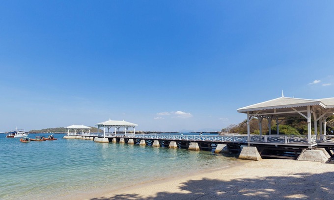 Ko Sichang Hotel | Somewhere Koh Sichang