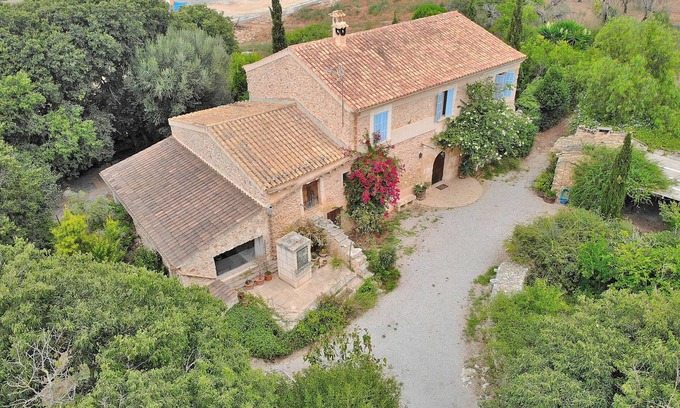 Majorca Villa | Son Barraquer 047 traditional finca with pool and magnificent garden