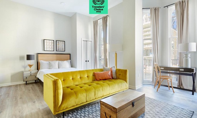 Central Business District Apartment | Sonder at The Promenade