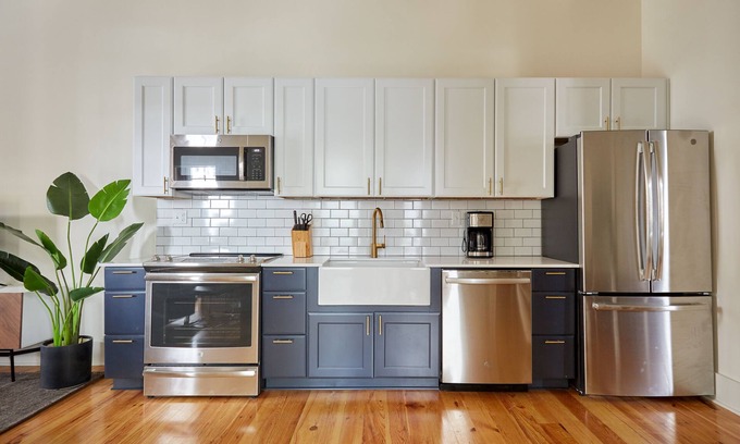 Central Business District Apartment | Sonder The Louie | Three-Bedroom Apartment