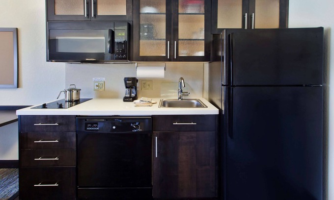 West Des Moines Hotel | Sonesta Simply Suites Des Moines