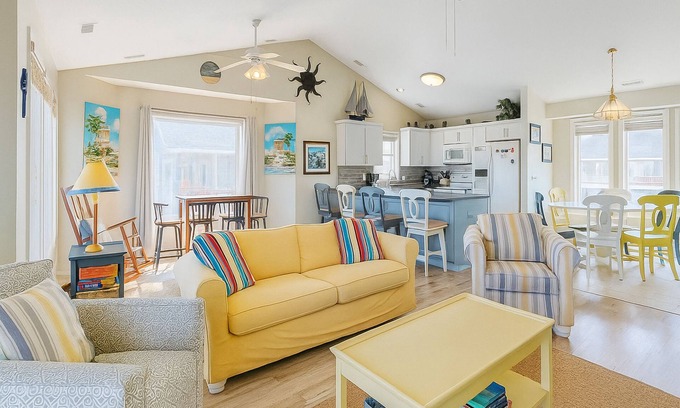 Surf City House | Song of the Sea | Pet-Friendly, Spacious Home w/Easy Beach Access